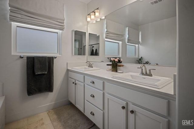 14912 Rutherford Park Avenue, Bakersfield, CA 93311
