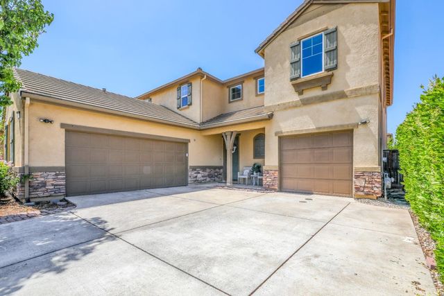 10084 Cape Verde Dr, Elk Grove, CA 95757