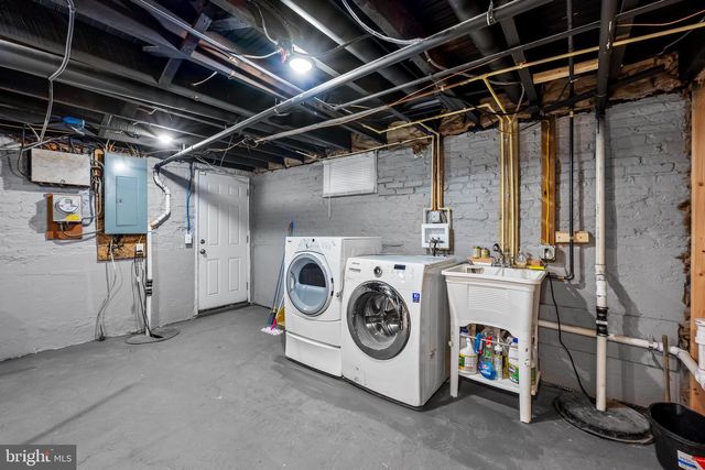 2505 OAKLEY AVE, Baltimore, MD 21215