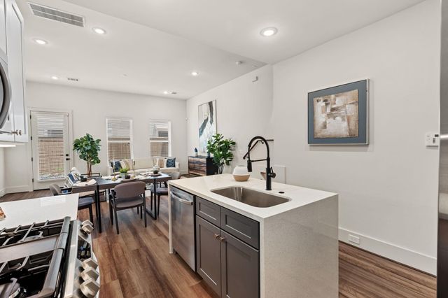 6012 Knox Street, Houston, TX 77091