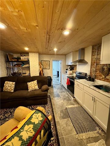 316 N FILLMORE Street, Maryville, MO 64468