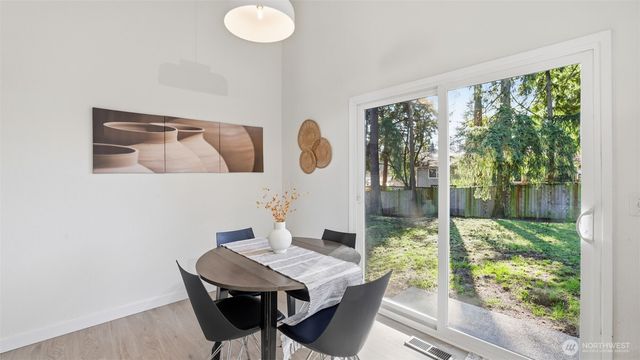 12227 NE 137th Place, Kirkland, WA 98034