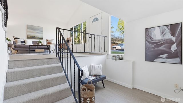 12227 NE 137th Place, Kirkland, WA 98034