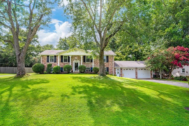 104 Hemingway Dr, Columbia, TN 38401