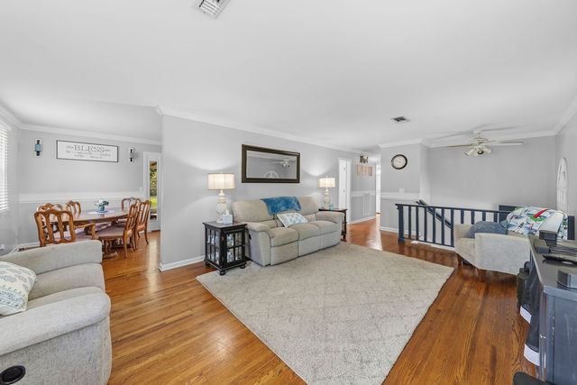 104 Hemingway Dr, Columbia, TN 38401