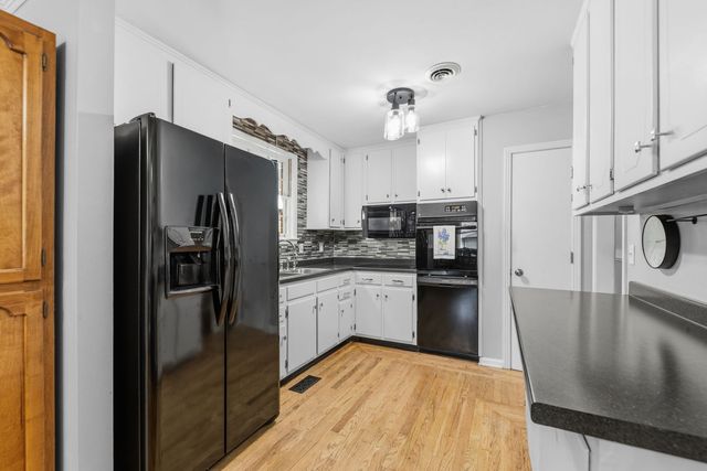 104 Hemingway Dr, Columbia, TN 38401