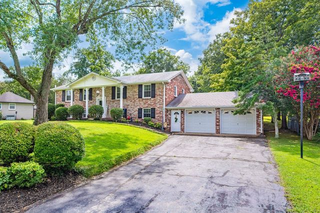 104 Hemingway Dr, Columbia, TN 38401