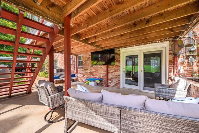 104 Hemingway Dr, Columbia, TN 38401