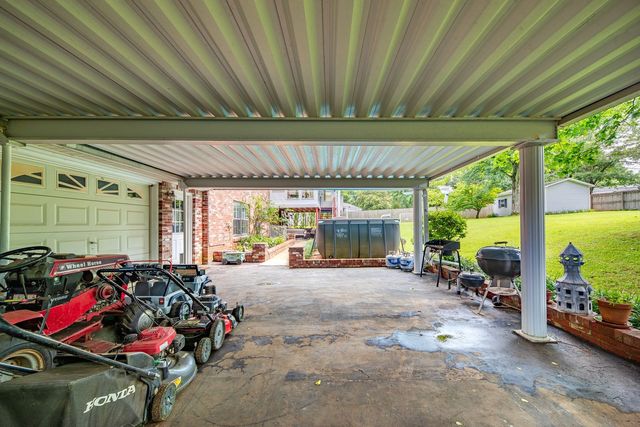 104 Hemingway Dr, Columbia, TN 38401