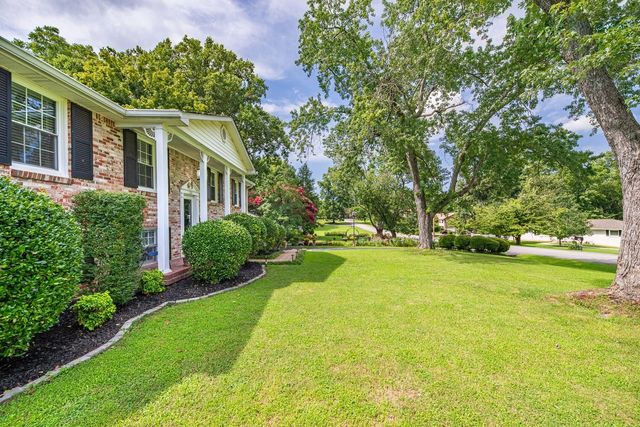 104 Hemingway Dr, Columbia, TN 38401