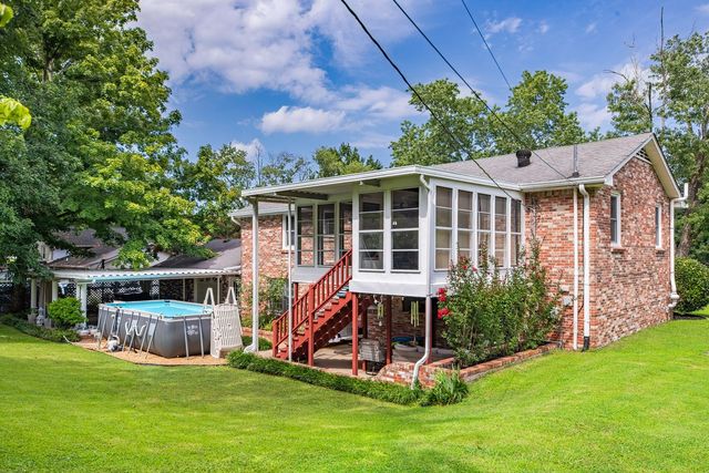 104 Hemingway Dr, Columbia, TN 38401