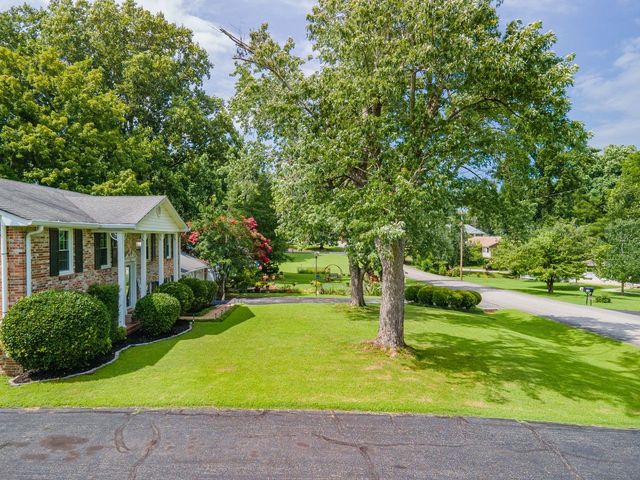 104 Hemingway Dr, Columbia, TN 38401