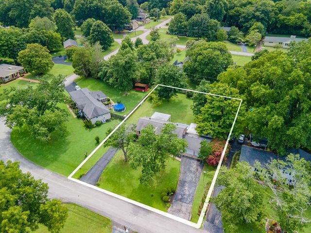 104 Hemingway Dr, Columbia, TN 38401