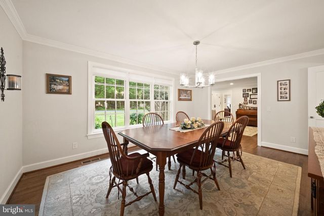 1716 BESLEY RD, Vienna, VA 22182