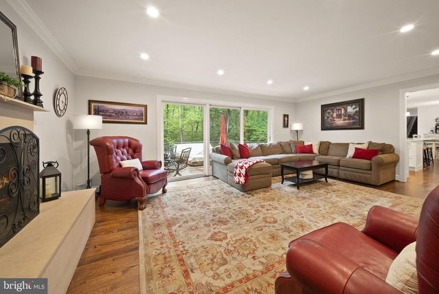 1716 BESLEY RD, Vienna, VA 22182
