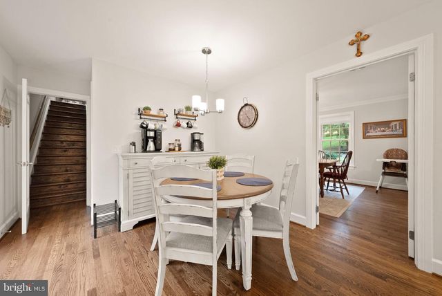 1716 BESLEY RD, Vienna, VA 22182