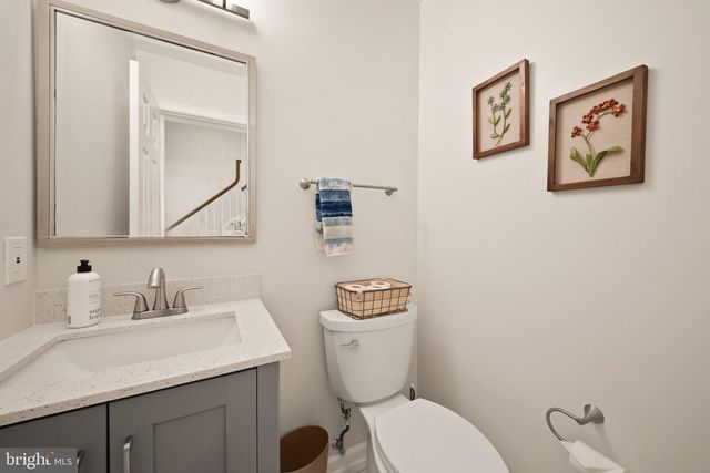 1716 BESLEY RD, Vienna, VA 22182