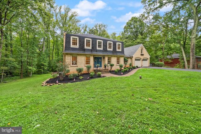 1716 BESLEY RD, Vienna, VA 22182
