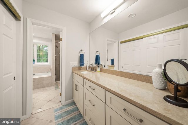 1716 BESLEY RD, Vienna, VA 22182