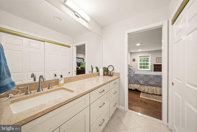 1716 BESLEY RD, Vienna, VA 22182