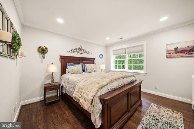 1716 BESLEY RD, Vienna, VA 22182