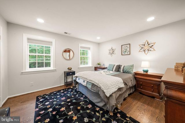 1716 BESLEY RD, Vienna, VA 22182
