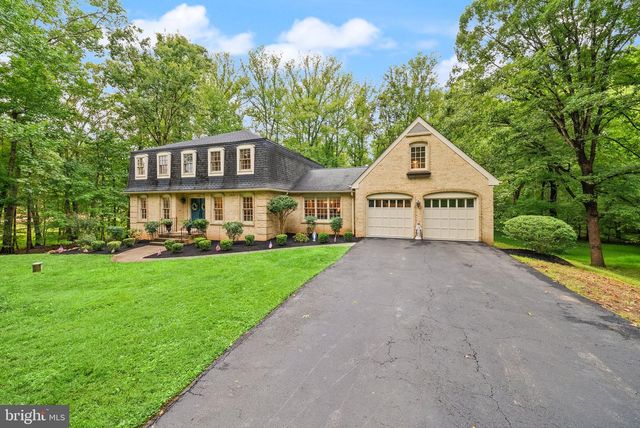 1716 BESLEY RD, Vienna, VA 22182