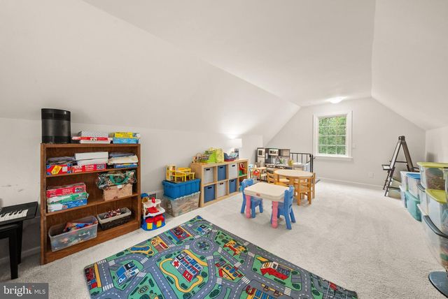 1716 BESLEY RD, Vienna, VA 22182