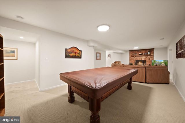 1716 BESLEY RD, Vienna, VA 22182
