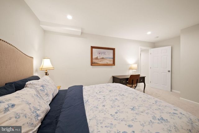 1716 BESLEY RD, Vienna, VA 22182