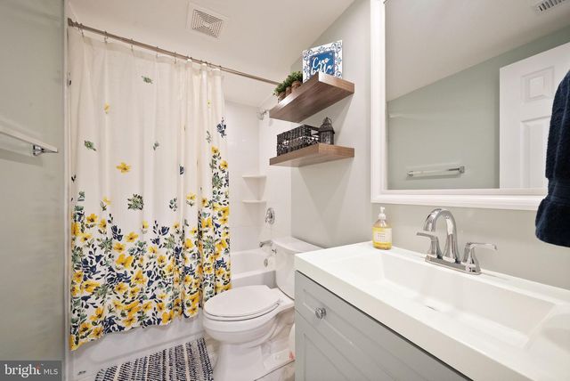 1716 BESLEY RD, Vienna, VA 22182