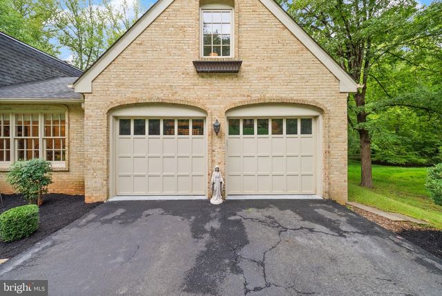 1716 BESLEY RD, Vienna, VA 22182