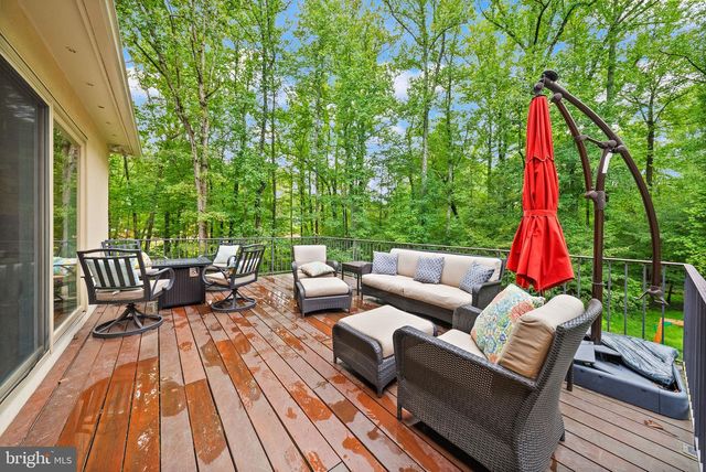 1716 BESLEY RD, Vienna, VA 22182
