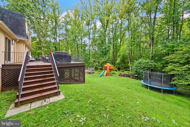 1716 BESLEY RD, Vienna, VA 22182