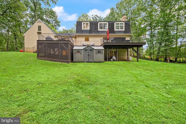 1716 BESLEY RD, Vienna, VA 22182