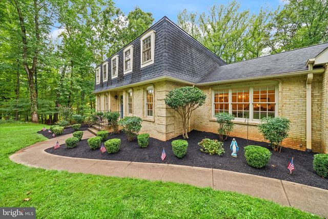 1716 BESLEY RD, Vienna, VA 22182