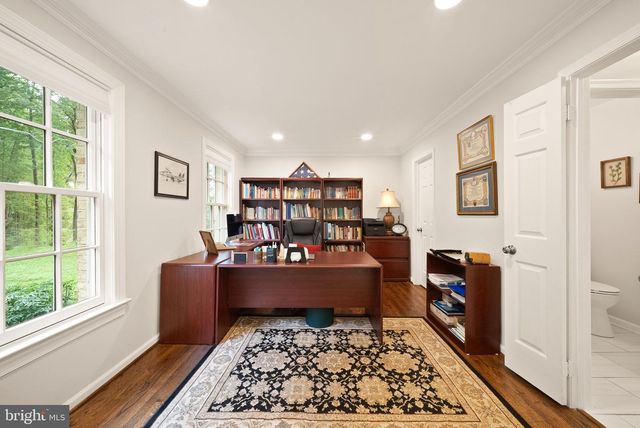 1716 BESLEY RD, Vienna, VA 22182