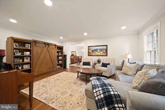 1716 BESLEY RD, Vienna, VA 22182