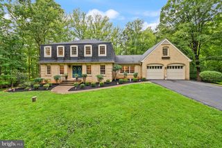 1716 BESLEY RD, Vienna, VA 22182
