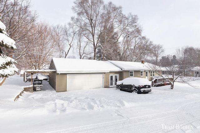 3807 Balsam Avenue, Grand Rapids, MI 49525