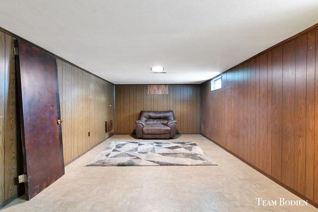 3807 Balsam Avenue, Grand Rapids, MI 49525