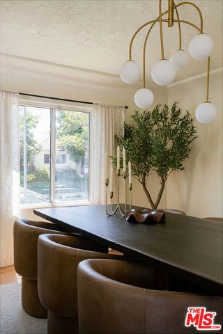 3807 Floresta Way, Los Angeles, CA 90043