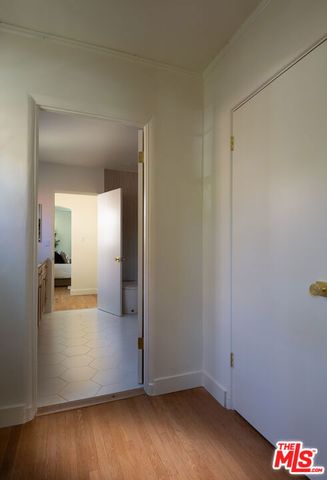 3807 Floresta Way, Los Angeles, CA 90043
