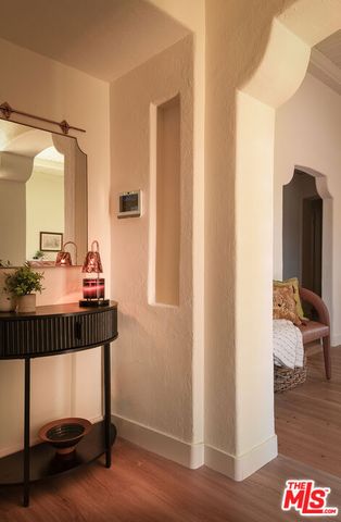 3807 Floresta Way, Los Angeles, CA 90043
