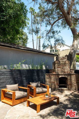 3807 Floresta Way, Los Angeles, CA 90043