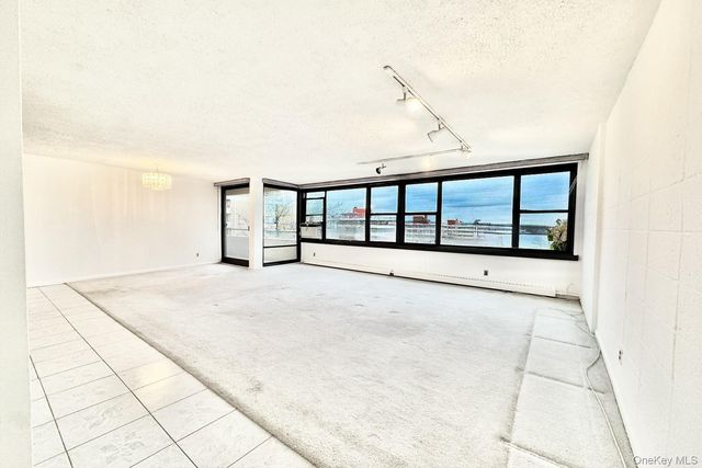 162-40 9 Avenue 7A, Beechhurst, NY 11357