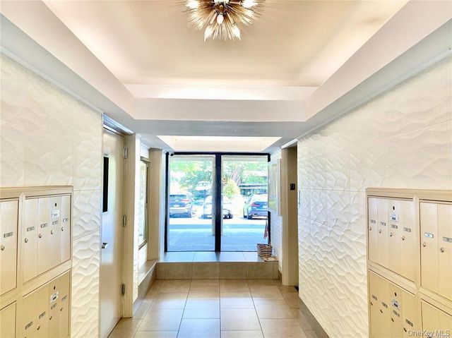 162-40 9 Avenue 7A, Beechhurst, NY 11357