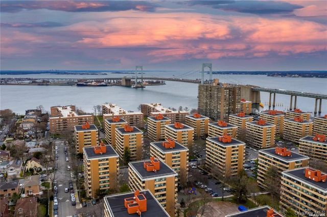 162-40 9 Avenue 7A, Beechhurst, NY 11357