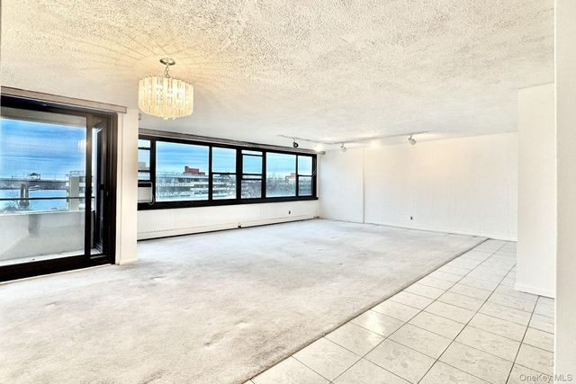 162-40 9 Avenue 7A, Beechhurst, NY 11357