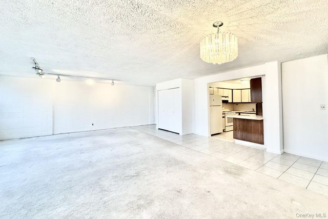 162-40 9 Avenue 7A, Beechhurst, NY 11357